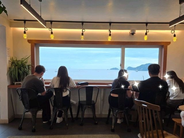 【韓国】釜山　白瀬文化村　カフェ　구름에(GURME)