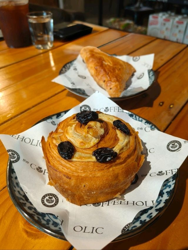Sweet Treat Stop at Coffeeholic
