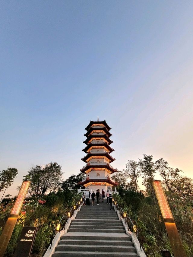 Cloud Pagoda: A Quiet Escape in the Chinese Garden