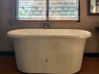 Brown Room: Naptel Changmoi 