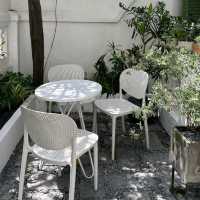 nice relaxing cafe