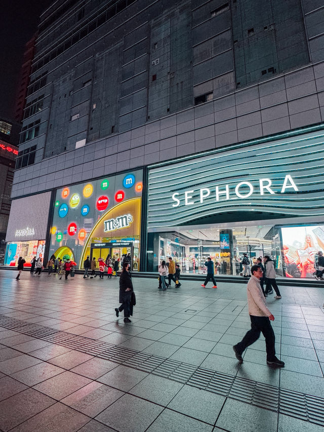  🛍️ Nanjing Road – ถนนสายช้อปสุดปังแห่งเซี่ยงไฮ้