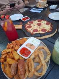 Juice & Joy, Welcome to Momoo Harbour Bay!
