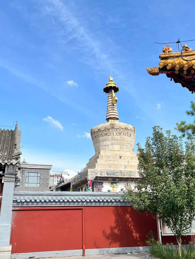 📿 席力图召 Xilituzhao Temple – Hohhot’s Grand Lama Temple Across from Dazhao