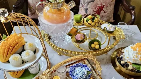 Enjoy mangoes 🥭 Elegant Thai-style afternoon tea 🇹🇭 — traveler post in Bright
