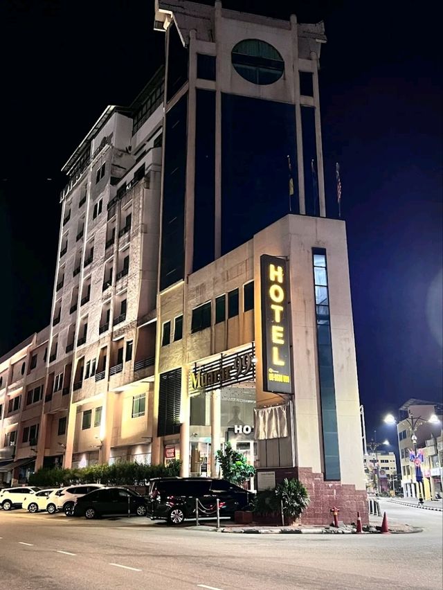 “Muarar 99 Hotel – Clean Comfort with Scenic River Views in the Heart of Muar”
