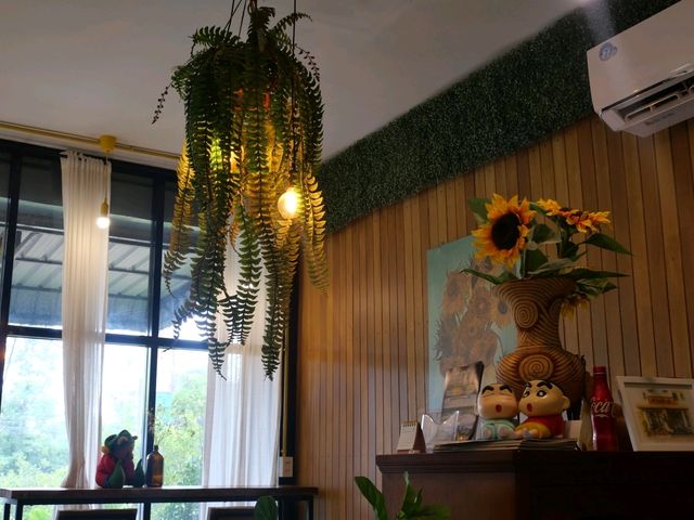 Cafele Cafe 304ร้านคาเฟ่สีเหลืองน่ารัก