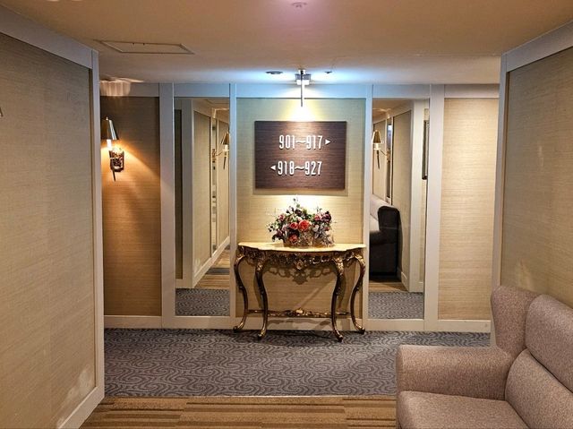 This wedding hall hotel really serves up to its quality