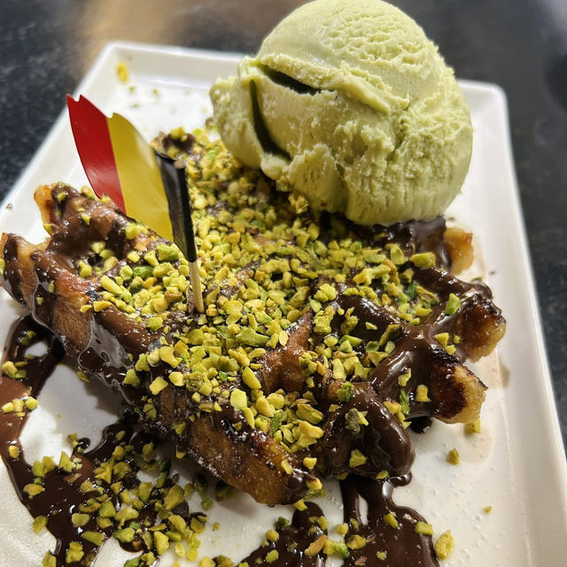 🍓 “Waffle Wonderland in Ghent” 🧇