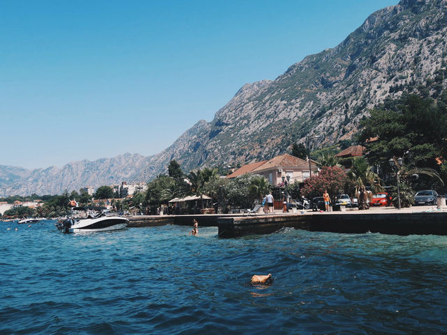 🌊 黑山旅遊點評：在布德瓦與科托爾之間，遇見歐洲的靜謐與熱情 📍 定位：黑山共和國（Montenegro）— 布德瓦 Budva & 科托爾 Kotor
