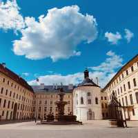 Royal Solitude: A Solo Explorer's Guide to Prague Castle 🏰