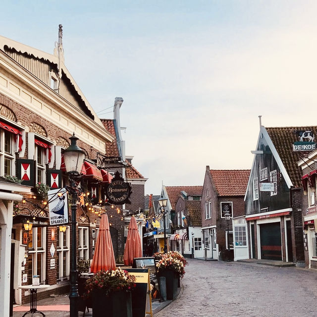 A Postcard-Perfect Day Trip: My Solo Escape to Volendam