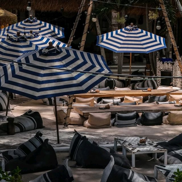 Cave Beach Club คาเฟ่ ชิลริมหาดพัทยา