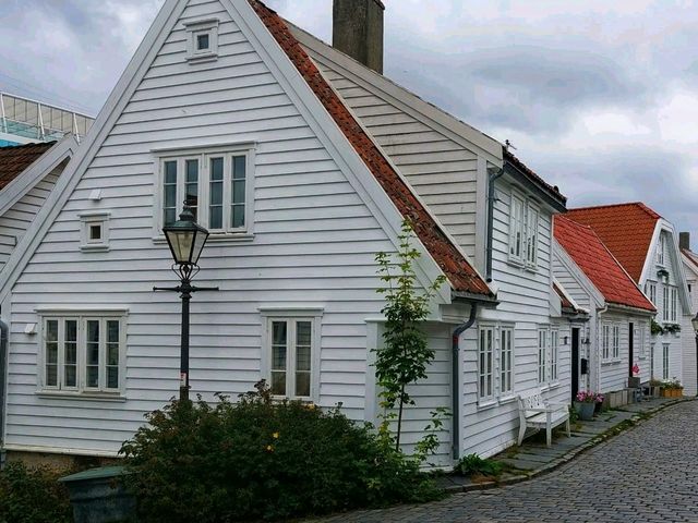 🏘️ Gamle Stavanger: A Walk Through Norway’s Past 🏘️