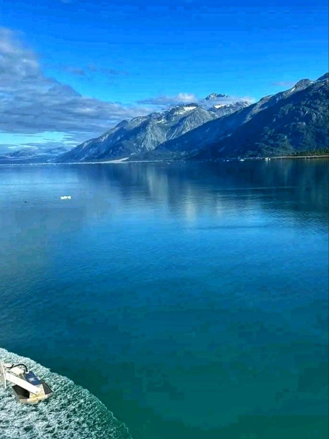 ❄️ Glacier Bay National Park – Alaska’s Frozen Paradise