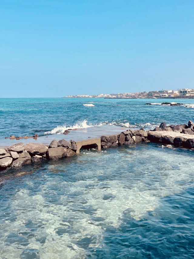The Perfect Family-Friendly Shoreline The Perfect Family-Friendly Shoreline