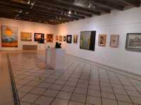 一些當地的藝術和考古的古宮殿展