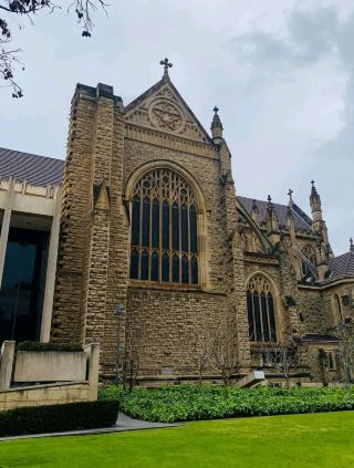 #perthonbudget
🌞🌊 Perth – Sun, Sea & City Vibes! 🏙️

Perth is a perfect blend of urban charm and natural beauty. From golden beaches 🏖️ to lush parks 🌿, this city has something for everyone!

Highlights:

🏄♂️ Beaches: Cottesloe and Scarborough Beach for sun, surf, and sunsets 🌅🏖️.

🌳 Parks & Nature: Kings Park & Botanic Garden—perfect for walks, picnics, and city views 🌿📸.

🍴 Food & Cafés: Trendy spots with fresh local cuisine and coffee culture ☕🍴.

🛍️ Shopping & Markets: Fremantle Markets, boutique stores, and street shopping 👜🎨.

🐬 Wildlife & Water: Mandurah canals, dolphins, and river cruises 🐬🚤.


Vibes: Relaxed, sunny, and full of adventures—Perth is a mix of city life and nature’s beauty 💛✨.

#VisitPerth #CityAndNature #AustralianAdventure #BeachesAndSun #TravelGoals #PerthVibes #ExploreAustralia #NatureAndCity
