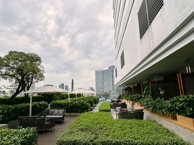 รีวิวโรงแรม Millinium Hilton Bangkok