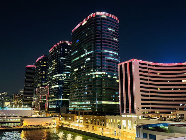 香港夜景隱藏打卡位(可同時觀賞中環及九龍站兩邊夜景) 香港夜景隱藏打卡位(可同時觀賞中環及九龍站兩邊夜景)