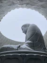 【北海道｜札幌近郊冬季限定】湯咖哩暖胃→雪中頭大佛＋復活島摩艾→白之戀人公園夜燈全亮，完美一天