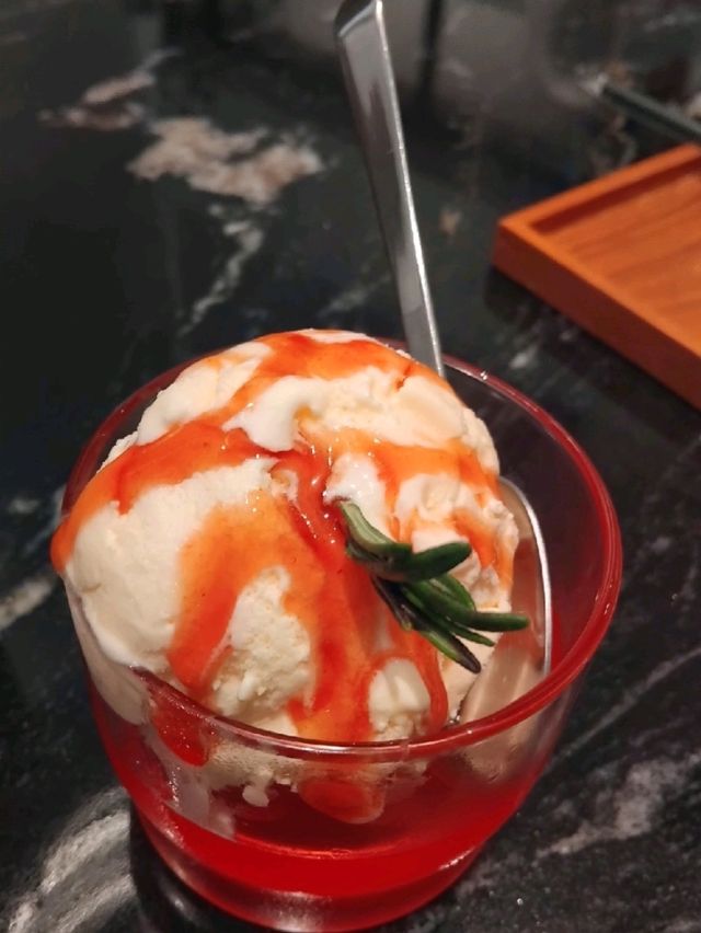 คาเฟ่สไตล์ชิโนโปตุกีสแบบโมเดิร์น