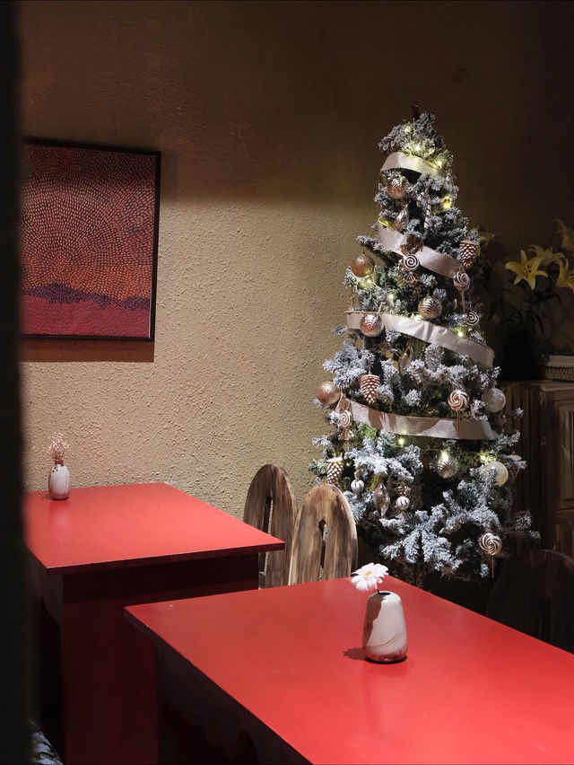 Ba Cậu Café – A Cozy Hidden Spot Inside an Old Hanoi House Ba Cậu Café – A Cozy Hidden Spot Inside an Old Hanoi House