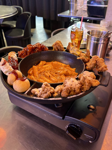 大阪・四ツ橋】本場韓国の“レトロ×トレンド” を味わえる人気韓国料理店