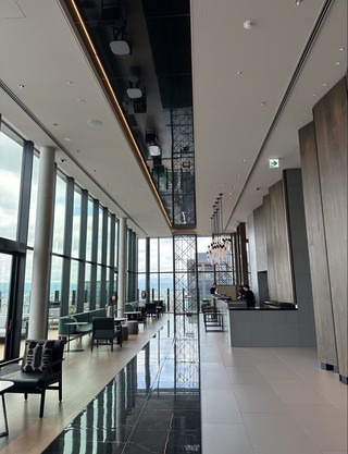 โรงแรมสุดเทพในฟุกุโอกะ! เชื่อมต่อสถานี Tenjin โดยตรง + วิวกลางคืนจากมุมสูงสวยจึ้งมาก!