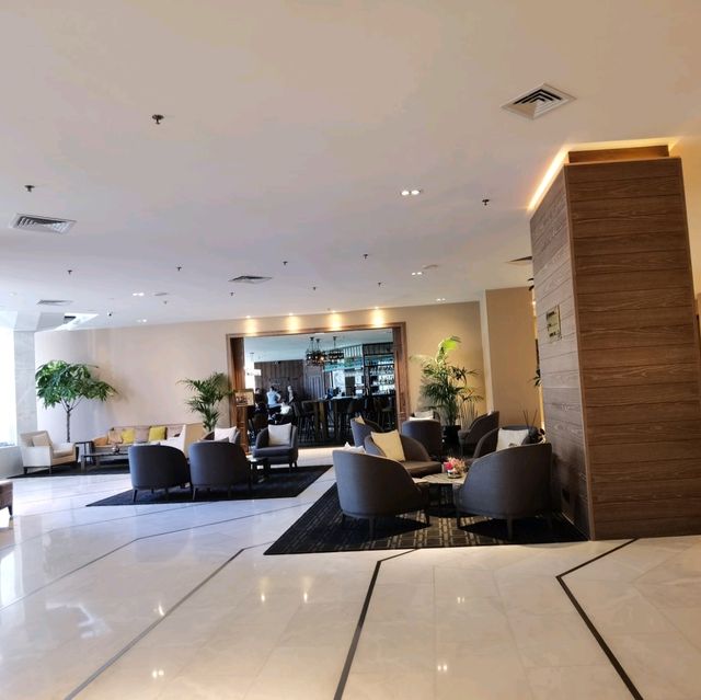 不在遊客區的商旅住宿～波圖皇冠假日酒店
