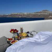 Secluded paradise in Santorini