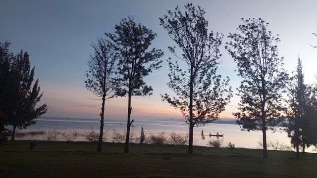 EBEN  LAKE KIVU COTTAGE AND VILLA