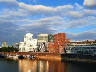 Rheinuferpromenade Düsseldorf 🇩🇪