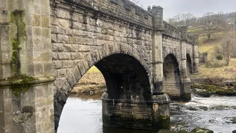 การเดินเล่นในฤดูหนาวที่สมบูรณ์แบบ — traveler post in Skipton