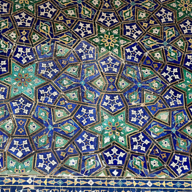 50 Shades of Blue in Samarkand