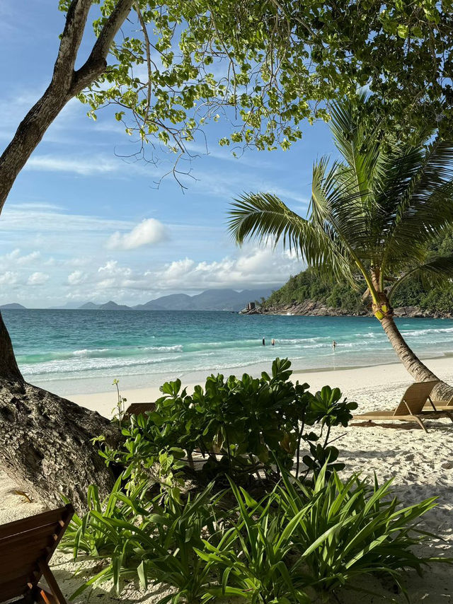 Breathtaking views from Four Seasons Seychelles 🏝️