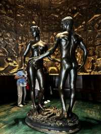 🎨 Unlock Your Eyes to Art: Gallery of Genius Zuraab Tsereleli Right in Moscow's Heart! 