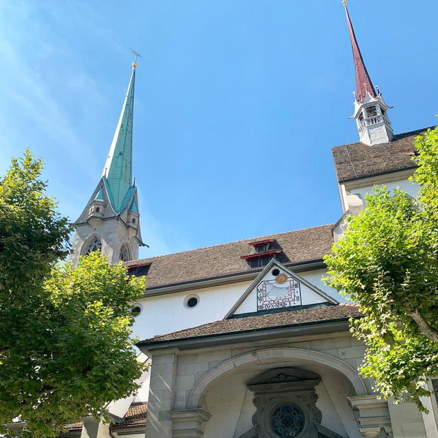 Zurich: Where Urban Vibes Meet Alpine Beauty 🇨🇭✨