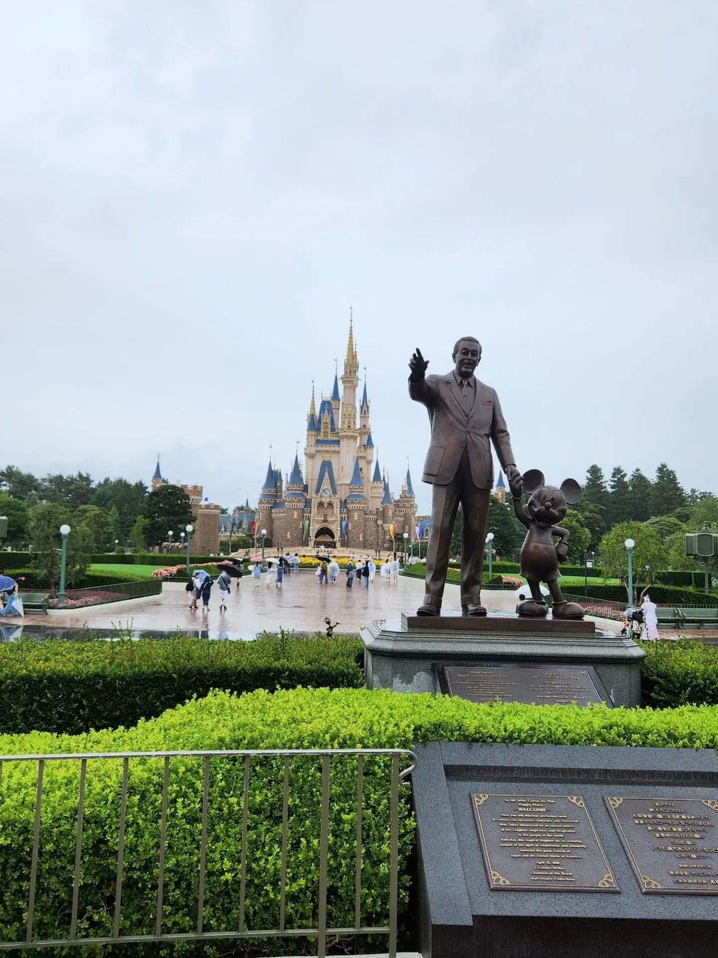 เที่ยว 2 สวนสนุก Disney ในโตเกียวภายในวันเดียว: จะเก็บครบได้จริงหรือเปล่า?