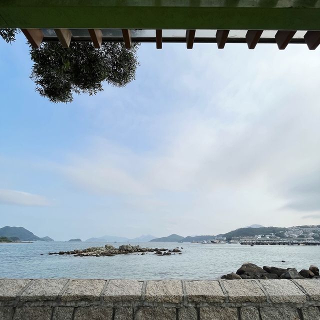 佗佗佻佻漫步西貢海濱 