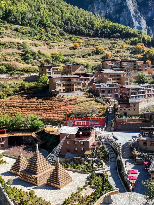 香格里拉巴拉格宗雪山懸崖神蹟酒店