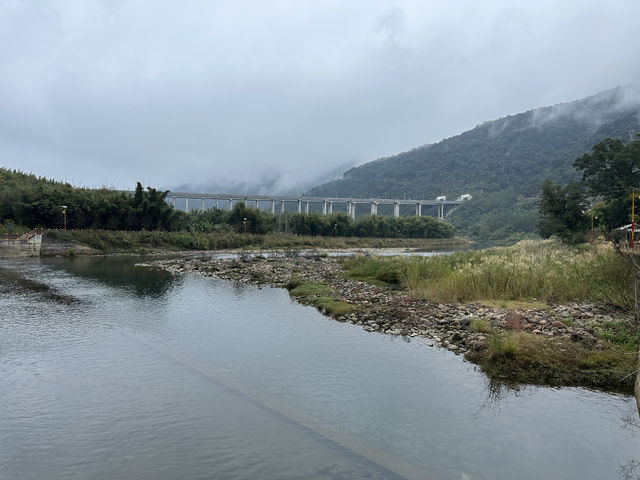 深渡水瑶族鄉是廣東七個少數民族自治鄉之一，這裡的自然生態環境原始，負離子含量高，空氣清新