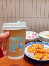 大家都喜歡來這裡吃下午茶🍨