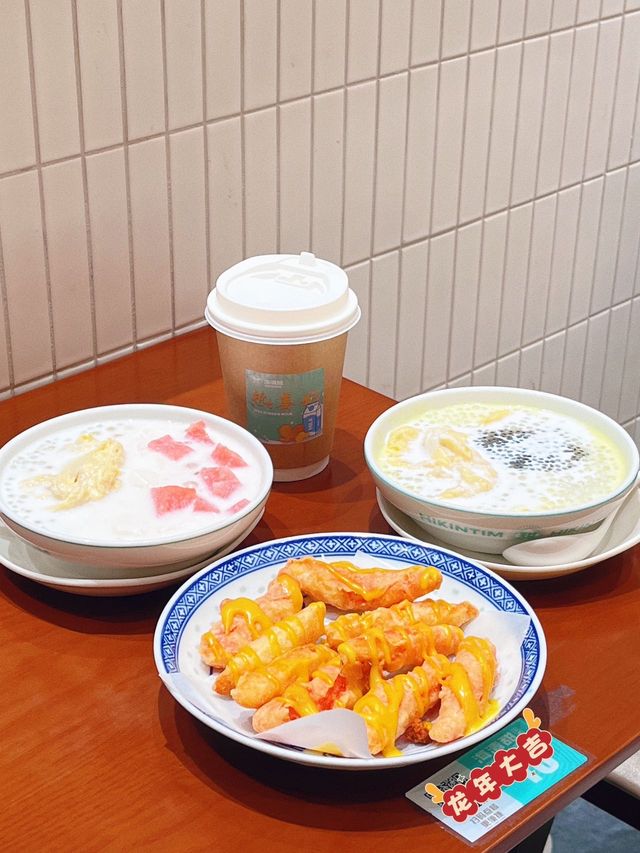 大家都喜歡來這裡吃下午茶🍨