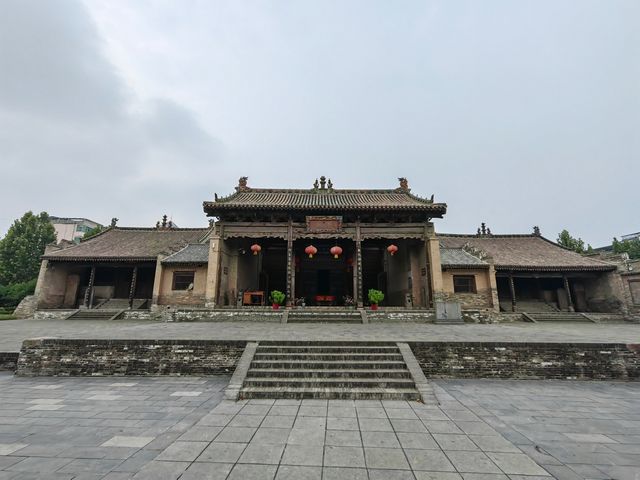 台頭廟是一座主祭東嶽帝兼祀道教諸神的廟宇，始建年代暫無可考，據廟內碑文記載，元、明、清時期均有多次重修增建