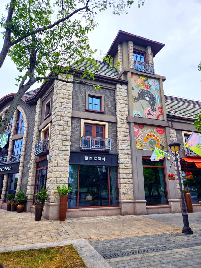 度假遊玩好去處，大漁灣風情商業街