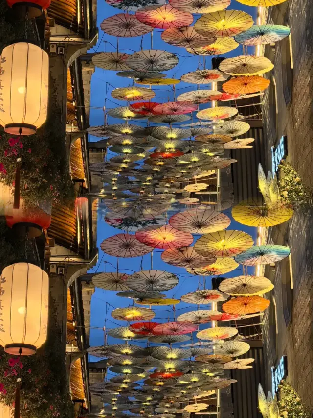 해안 도시 린하이의 쯔양 거리/살아있는 오래된 거리