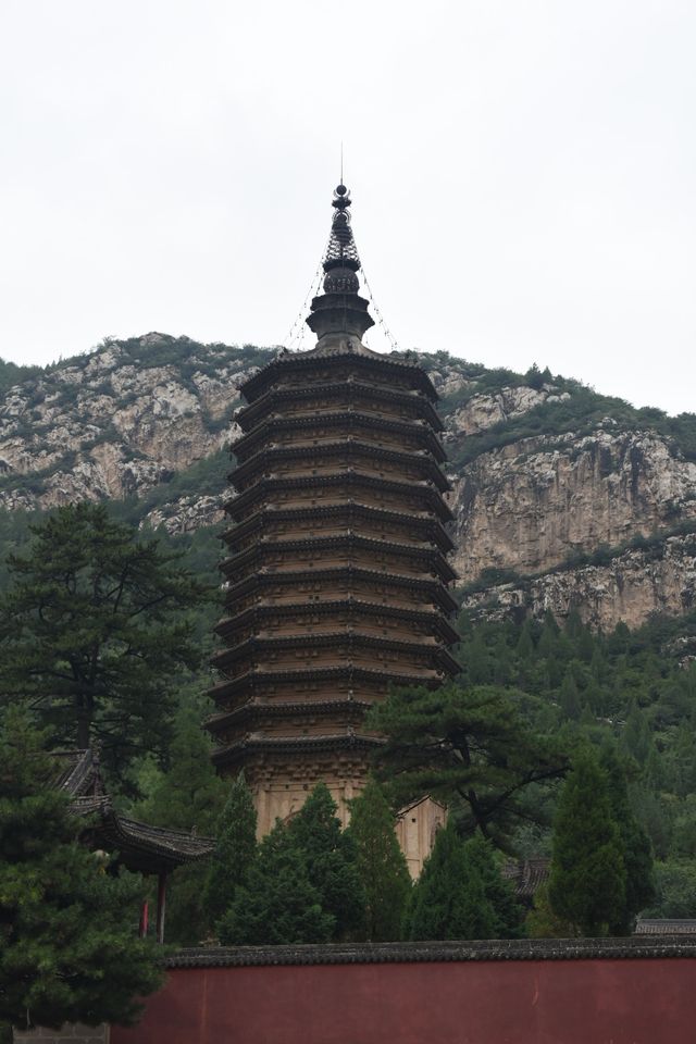 遼塔之冠——覺山寺塔。