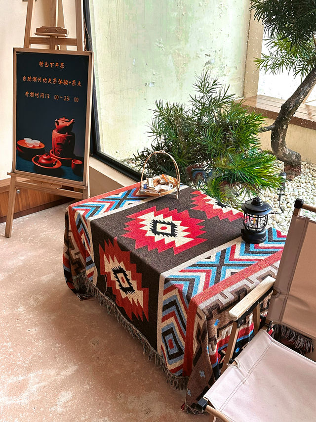 這算是潮汕頂級民宿了吧，設有泳池及包含早餐。