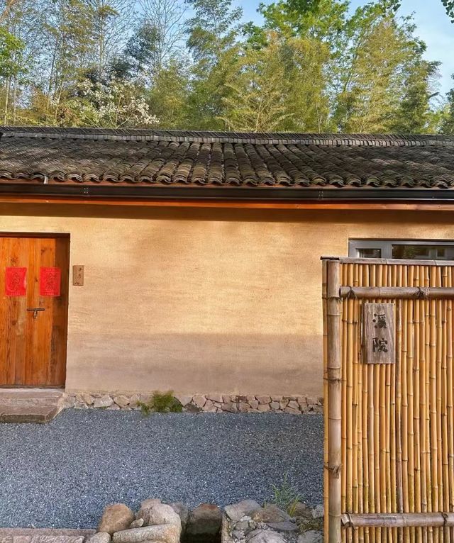 隱於市者大，隱於野者小。